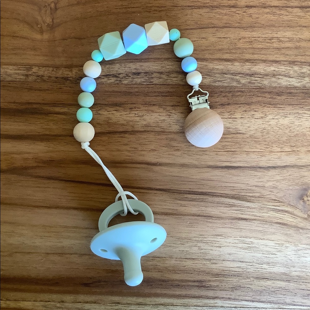 Silicone Clip with Pacifier